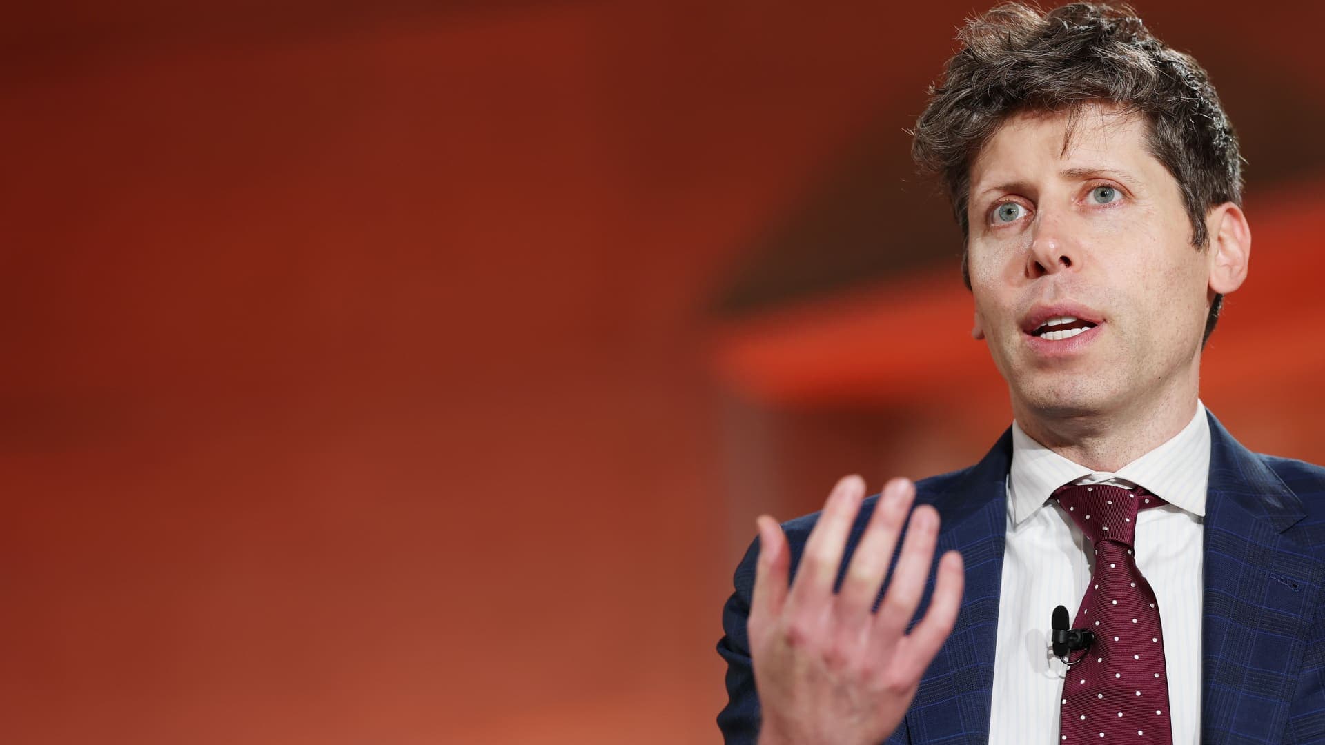Microsoft Worst Quarter Since 2008 as AI Competition Intensifies ??Redmond Is in a Pickle'